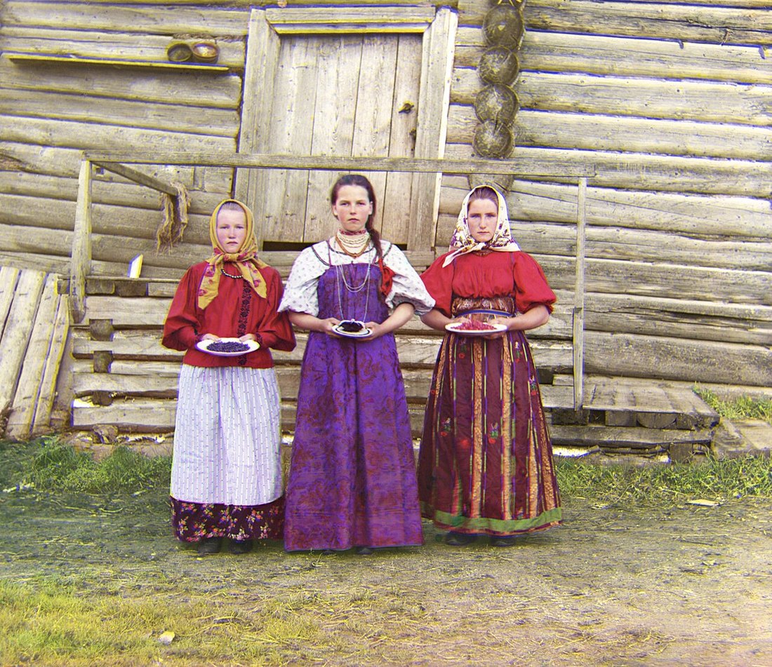 Крестьянские девушки, 1909, цветной снимок